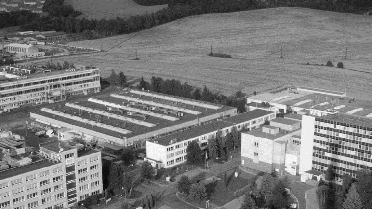 začátek působení Schaeffler na českém trhu pod názvem INA Lanškroun